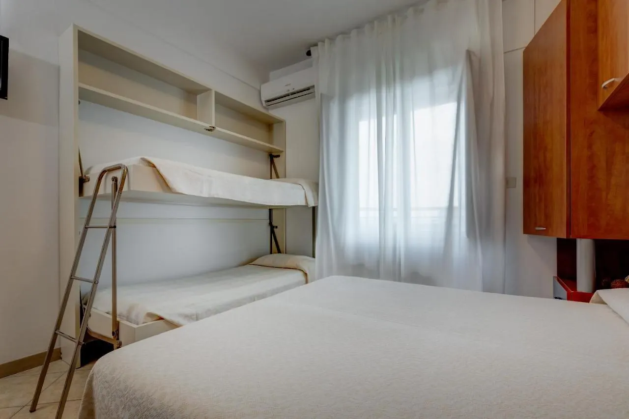 Hotel Frank Lido di Jesolo 3*,